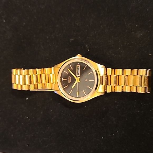 Vintage Men's Citizen Gold Watch - Picture 5 of 7